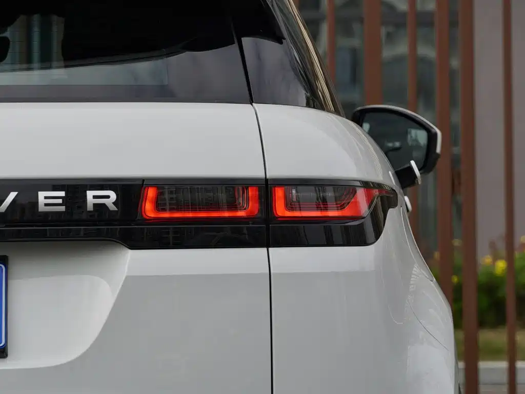 Land Rover Evoque 2021 — фото 11
