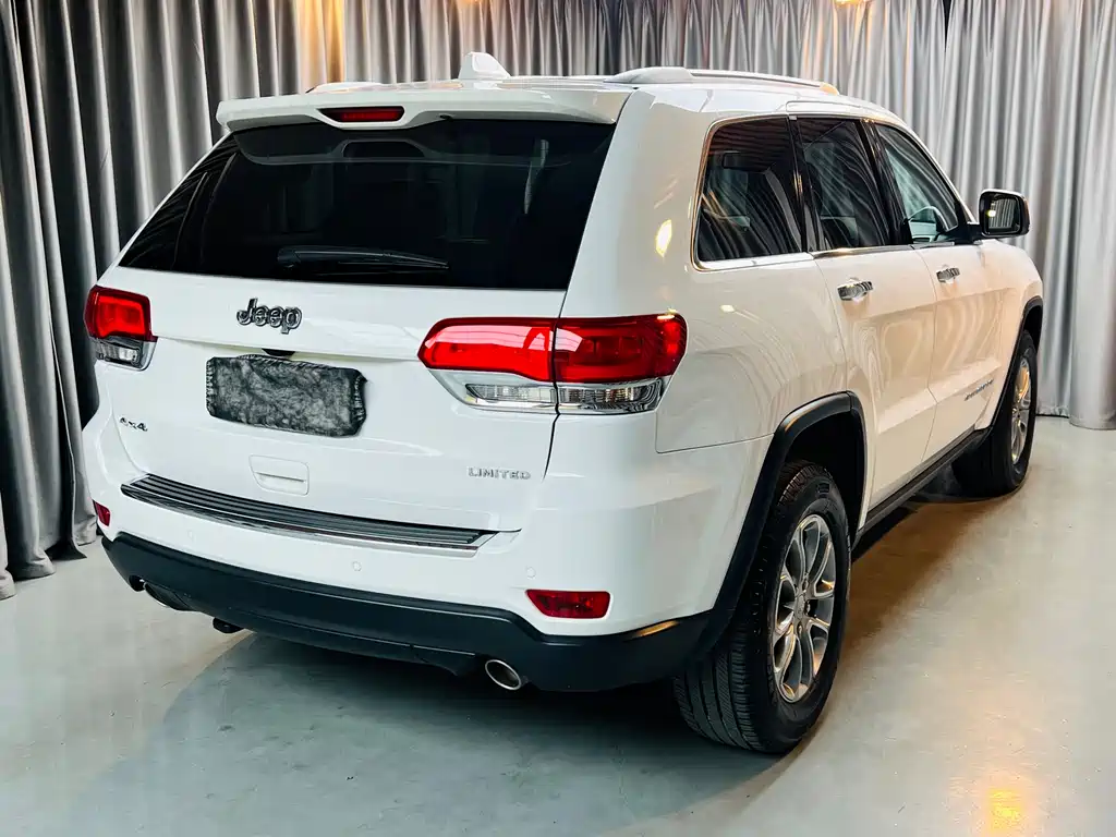 Jeep Grand Cherokee 2015 — фото 4