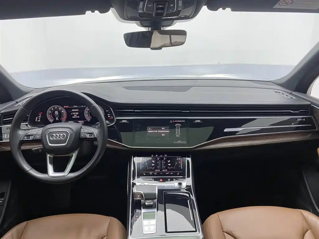 Audi Q7 2020 — фото 13