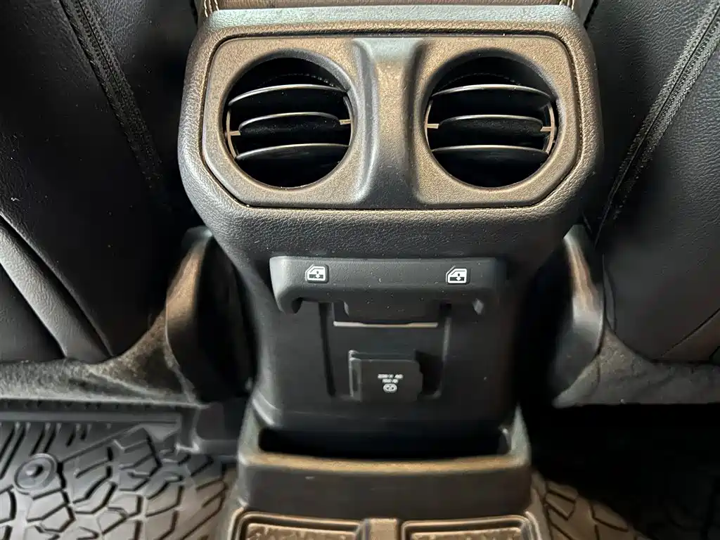 Jeep Wrangler 2021 — фото 15