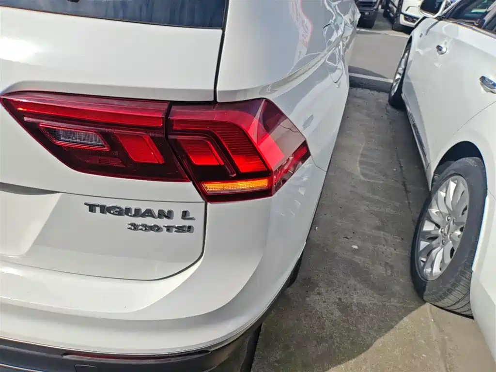 Volkswagen Tiguan L 2018 — фото 8