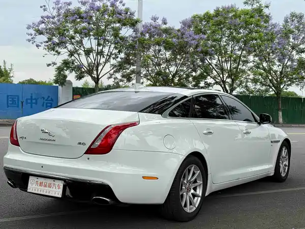 Jaguar XJ 2016