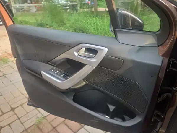 Peugeot 2008 2015