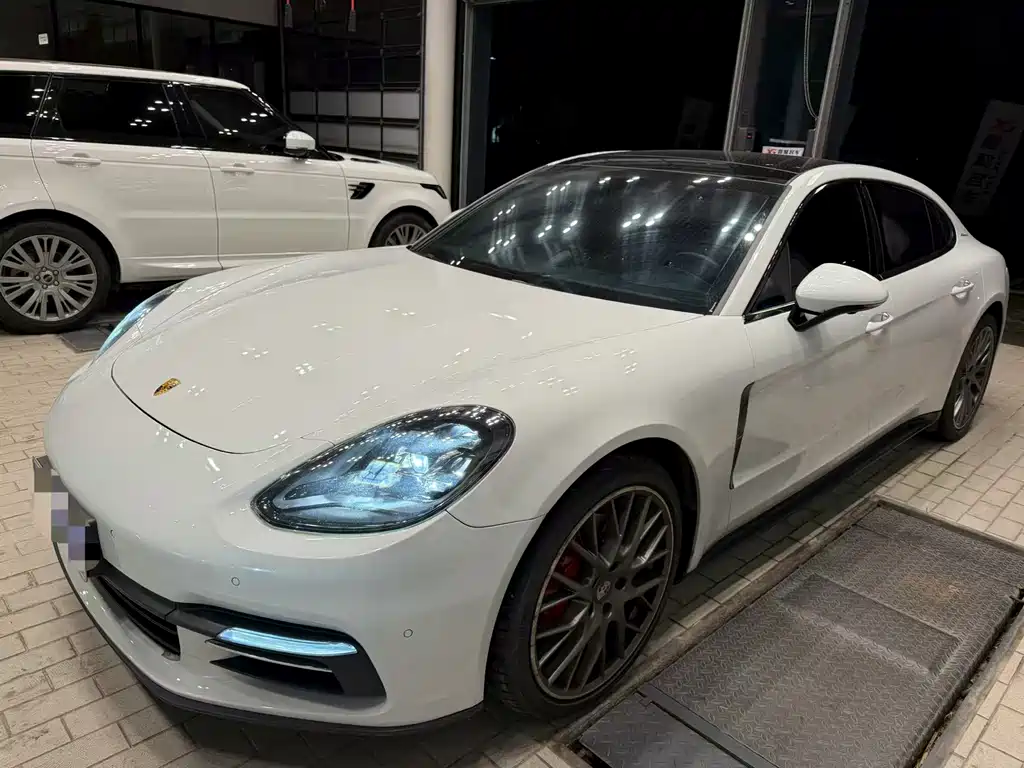 Porsche Panamera 2020 — фото 1