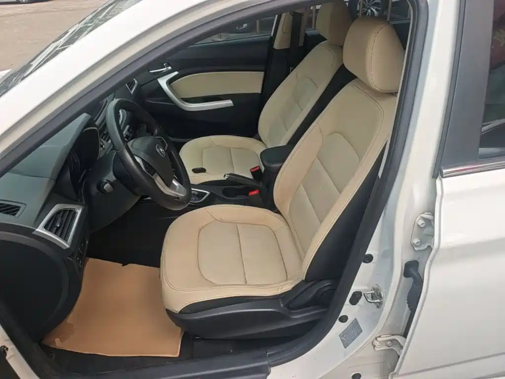 Changan V7 2017 — фото 15