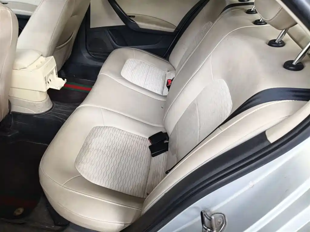 Skoda Rapid 2014 — фото 17