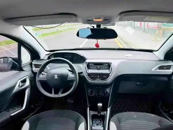 Peugeot 2008 2014