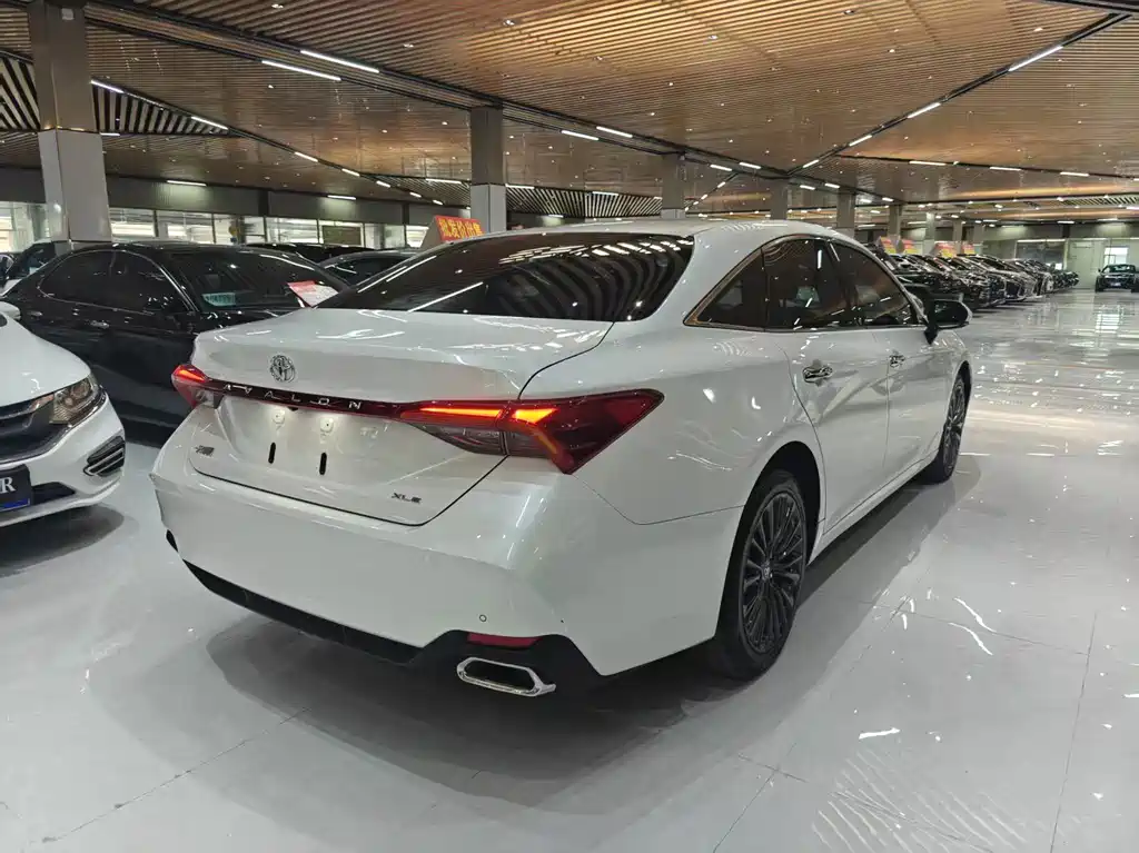 Toyota Avalon 2020 — фото 14