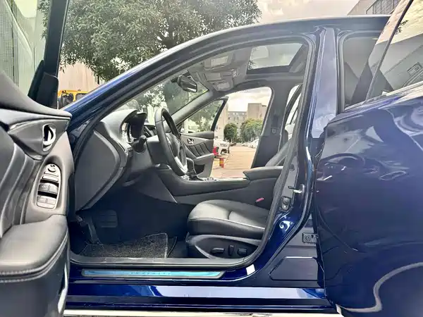 Infiniti Q50L 2019