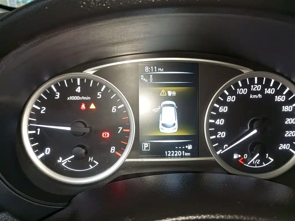Nissan Tiida 2018 — фото 12