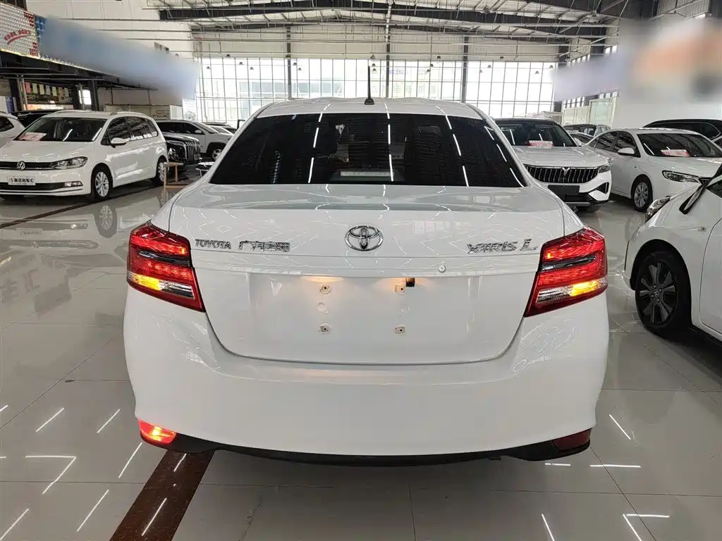 Toyota Yaris L 2019 — фото 4
