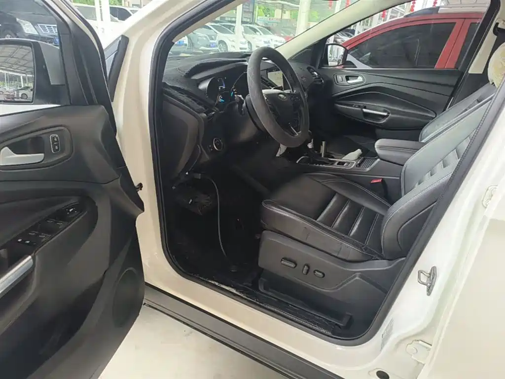 Ford Kuga 2017 — фото 16