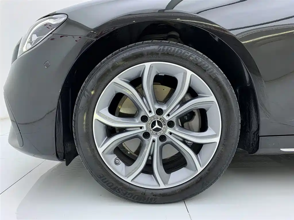 Mercedes-Benz E-Class 2023 — фото 6