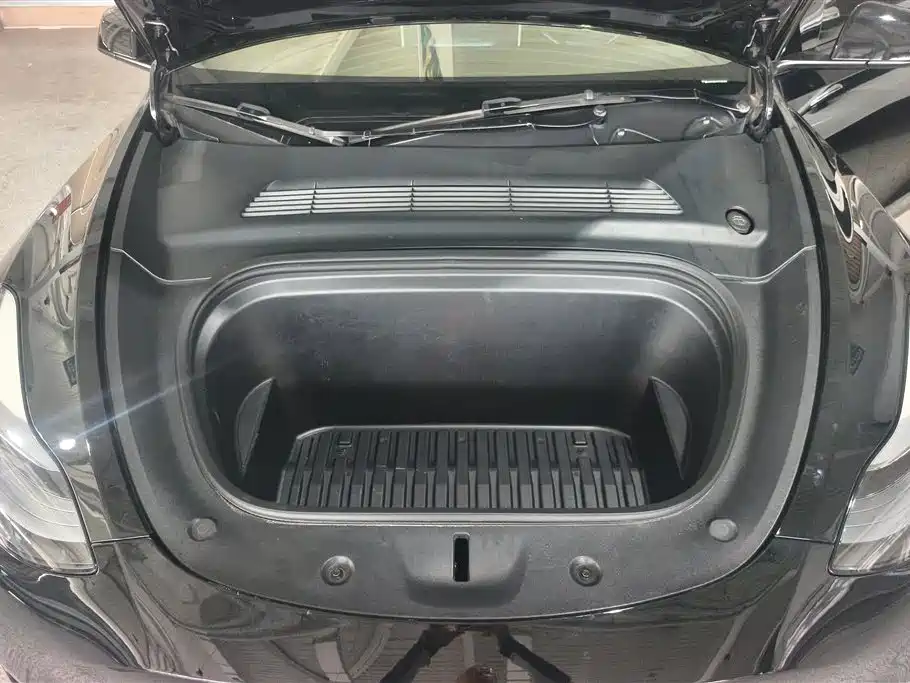 Tesla Model Y 2023 — фото 10