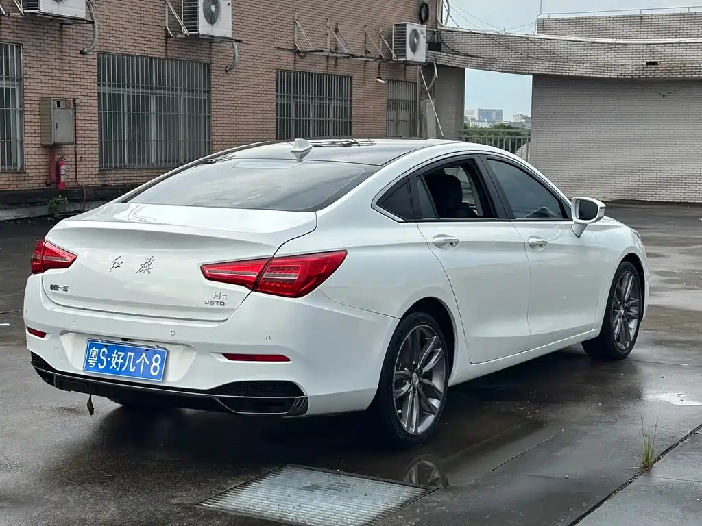 Hongqi H5 2018 — фото 9