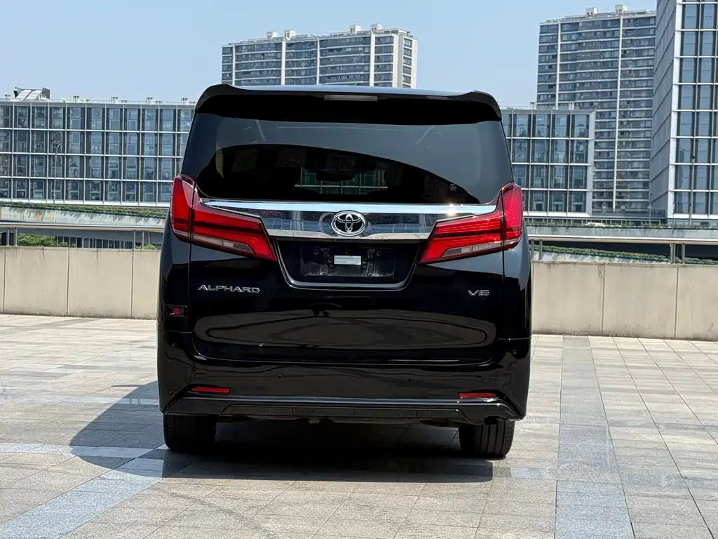 Toyota Alphard 2018 — фото 9