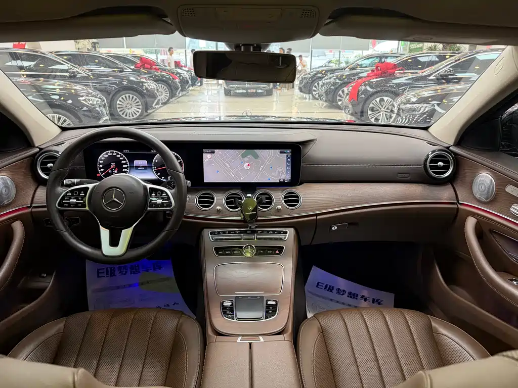 Mercedes-Benz E-Class 2020 — фото 13