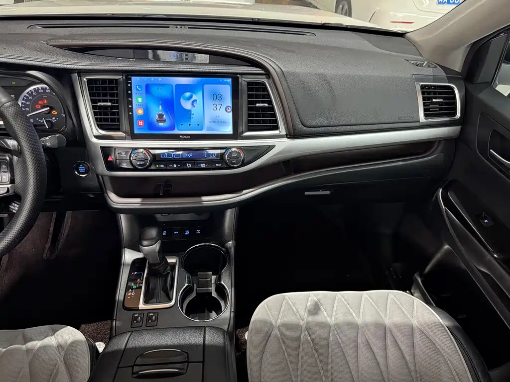 Toyota Highlander 2018 — фото 9