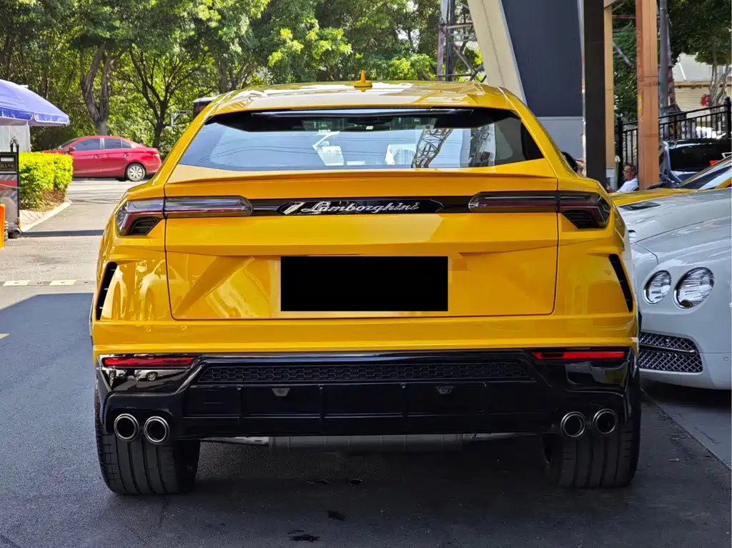 Lamborghini Urus 2022 — фото 2