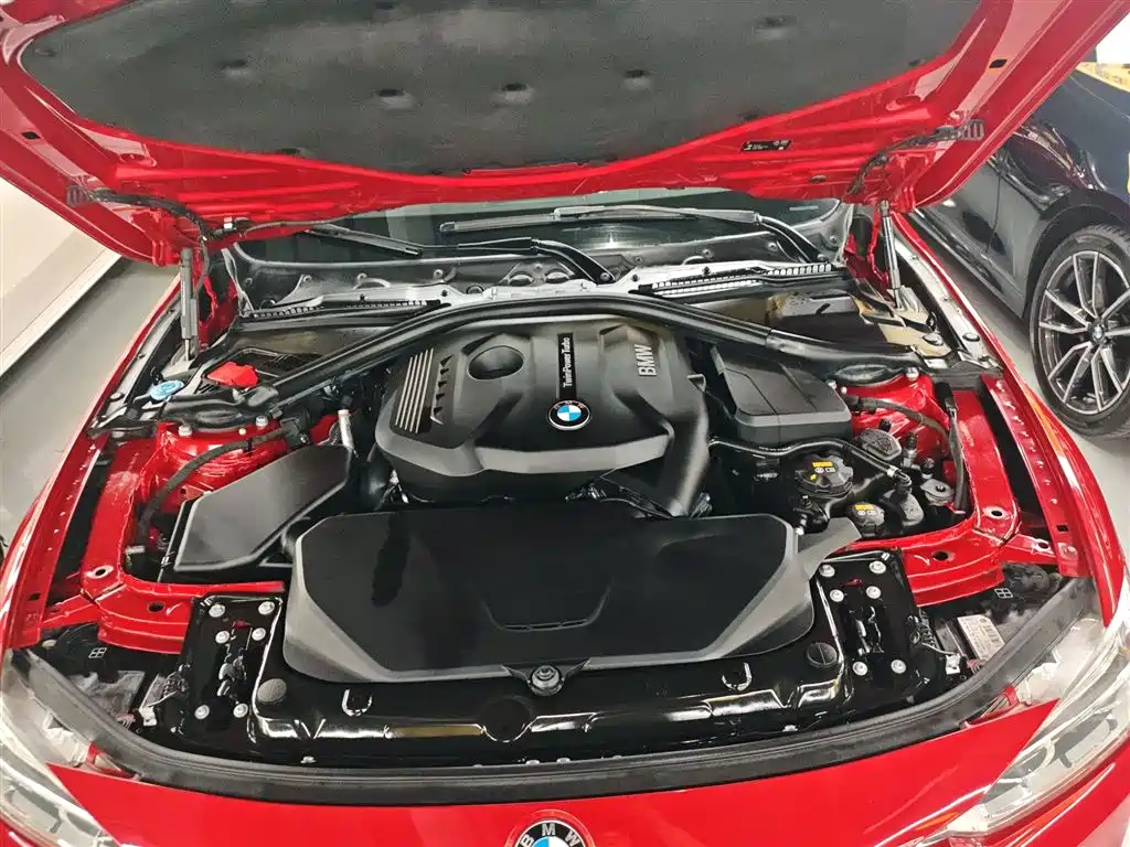 BMW 3 Series 2018 — фото 16