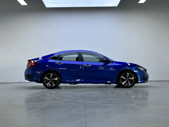 Honda Civic 2019 — фото 9