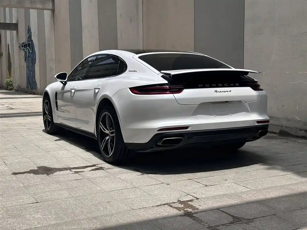Porsche Panamera 2018 — фото 6
