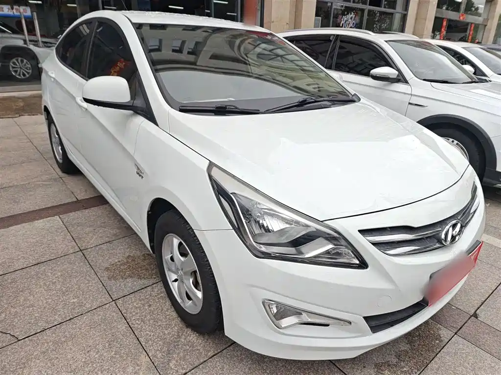 Hyundai Verna 2015 — фото 4