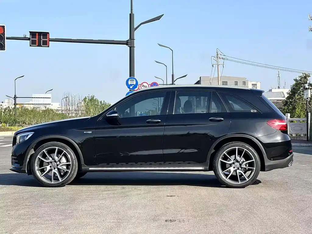 Mercedes-Benz GLC AMG 2018 — фото 7