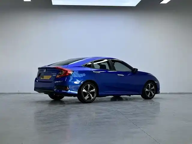 Honda Civic 2019 — фото 6