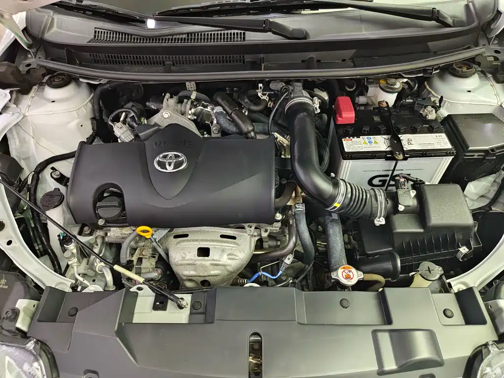 Toyota Yaris L 2022 — фото 16