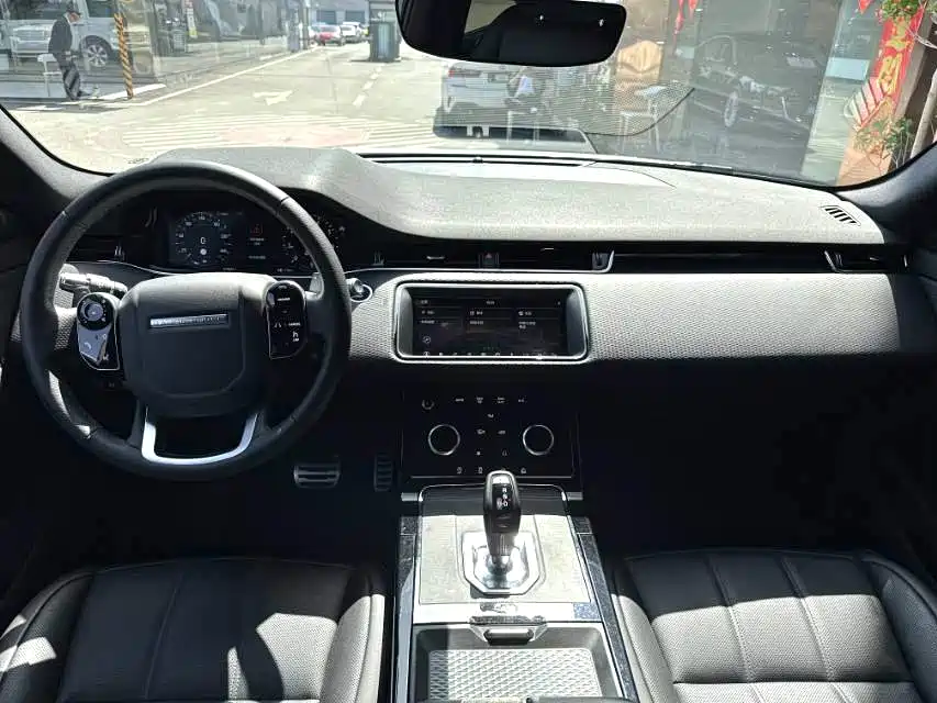 Land Rover Evoque 2021 — фото 6