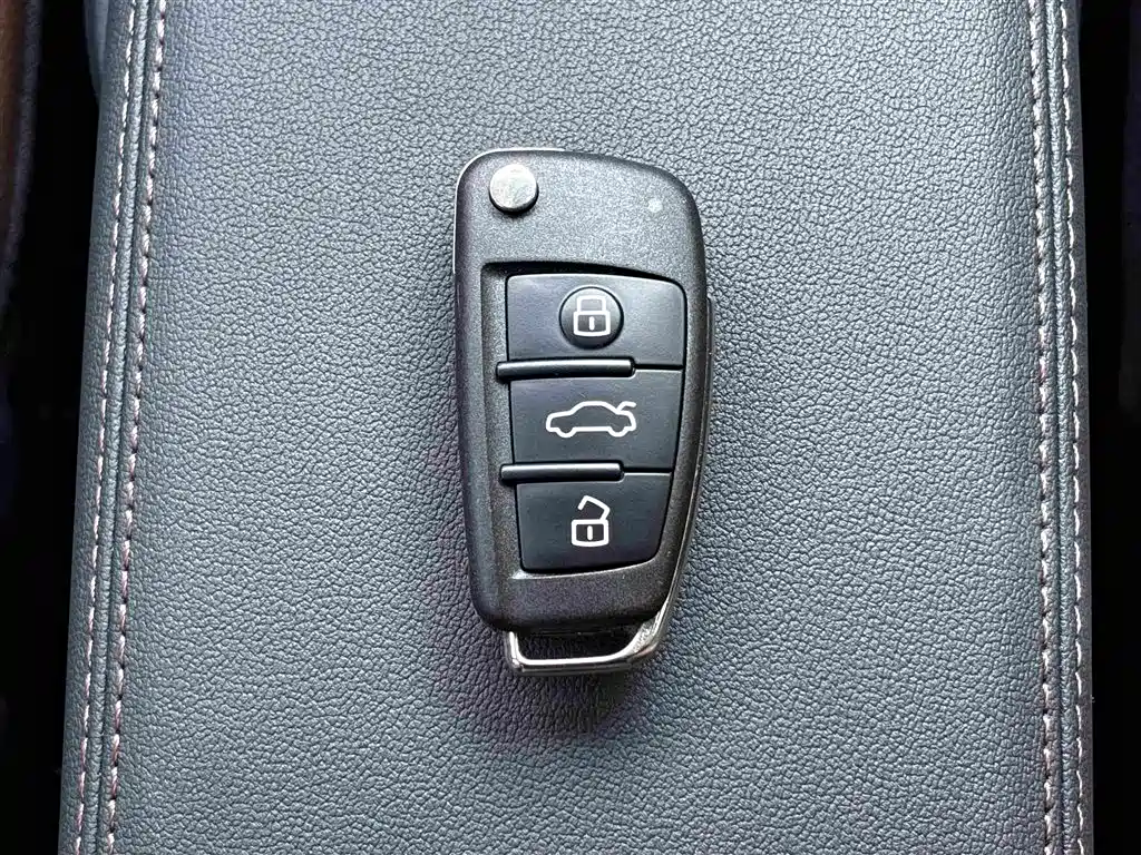 Audi Q3 2023 — фото 32
