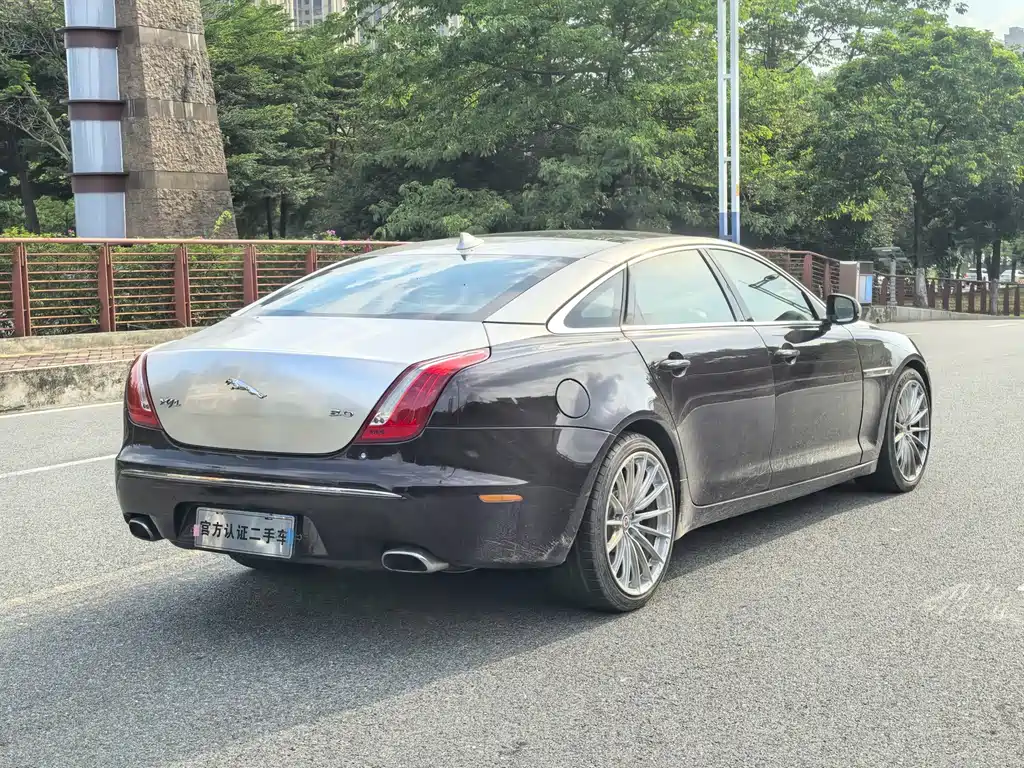 Jaguar XJ 2014 — фото 21