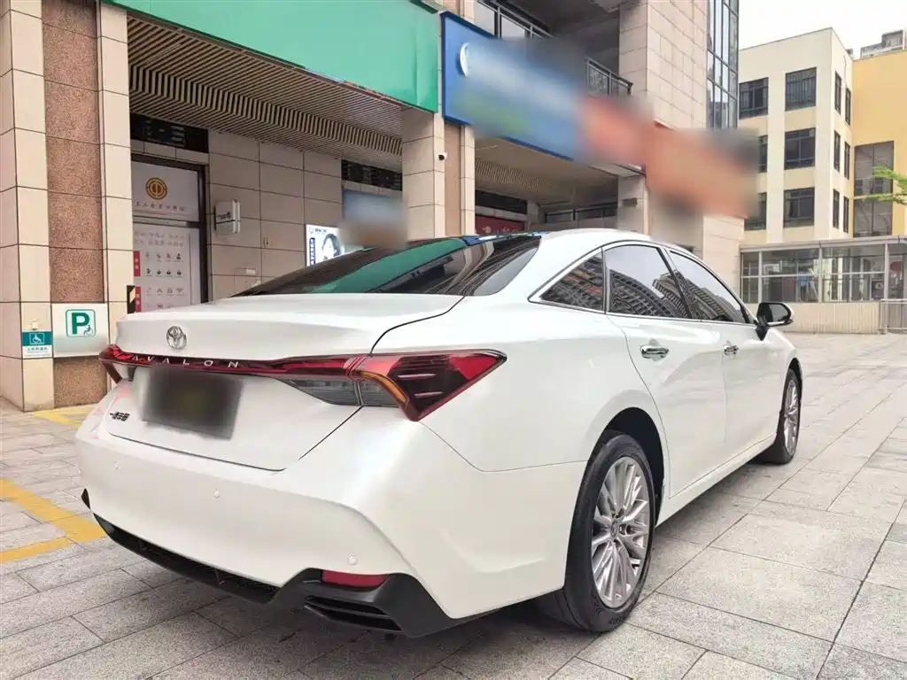 Toyota Avalon 2024 — фото 13