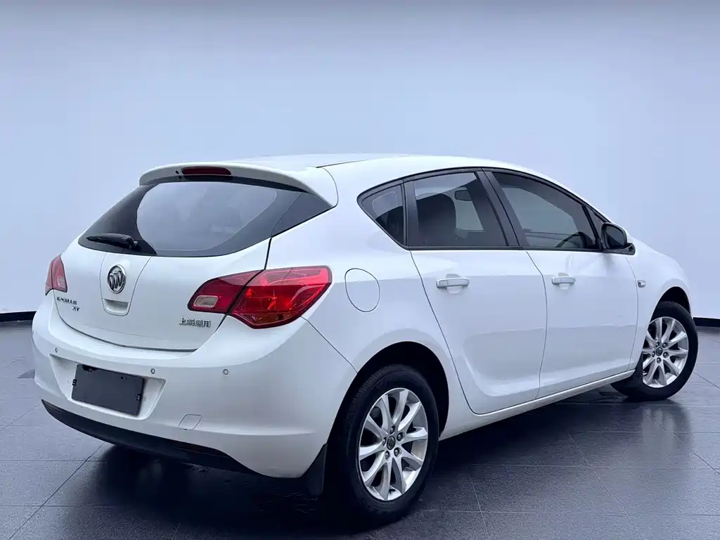 Buick Excelle 2013 — фото 17