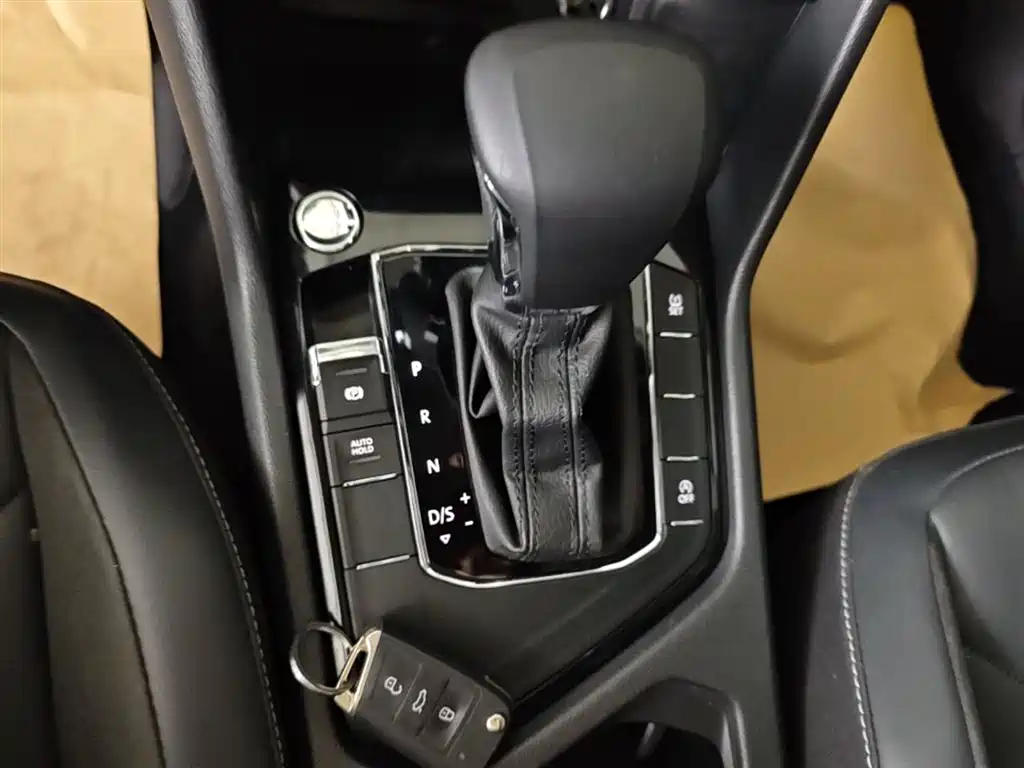 Volkswagen Tiguan L 2021 — фото 14