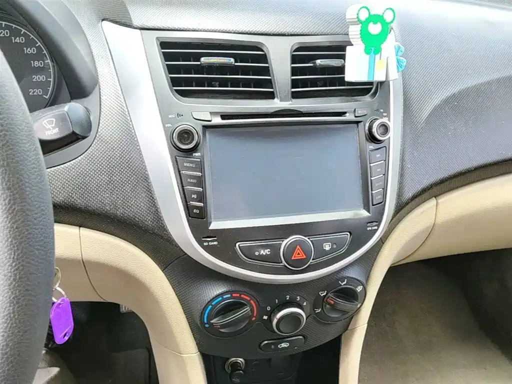 Hyundai Verna 2016 — фото 13