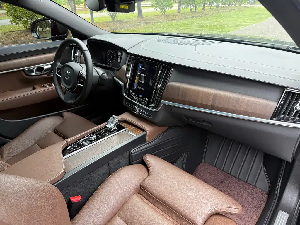 Volvo S90 2021 — фото 13