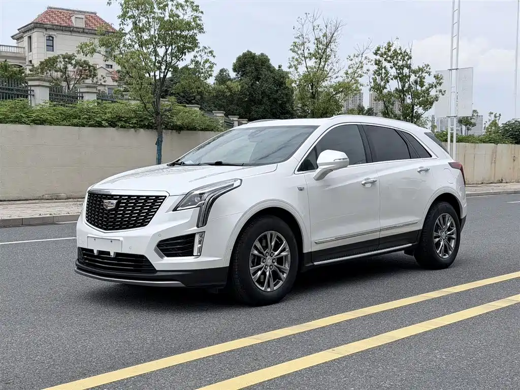 Cadillac XT5 2020 — фото 1