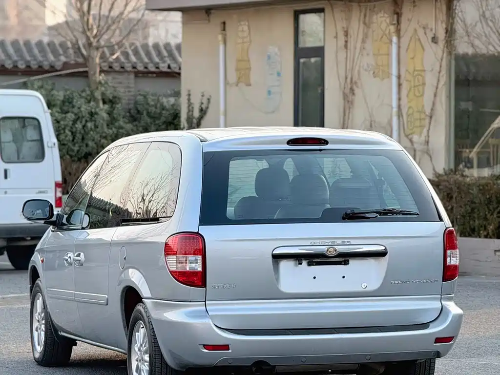 Chrysler Grand Voyager 2013 — фото 5
