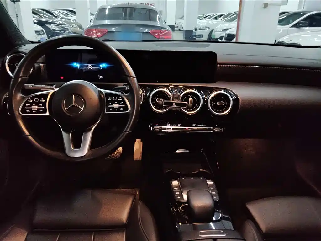 Mercedes-Benz A-Class 2021 — фото 6