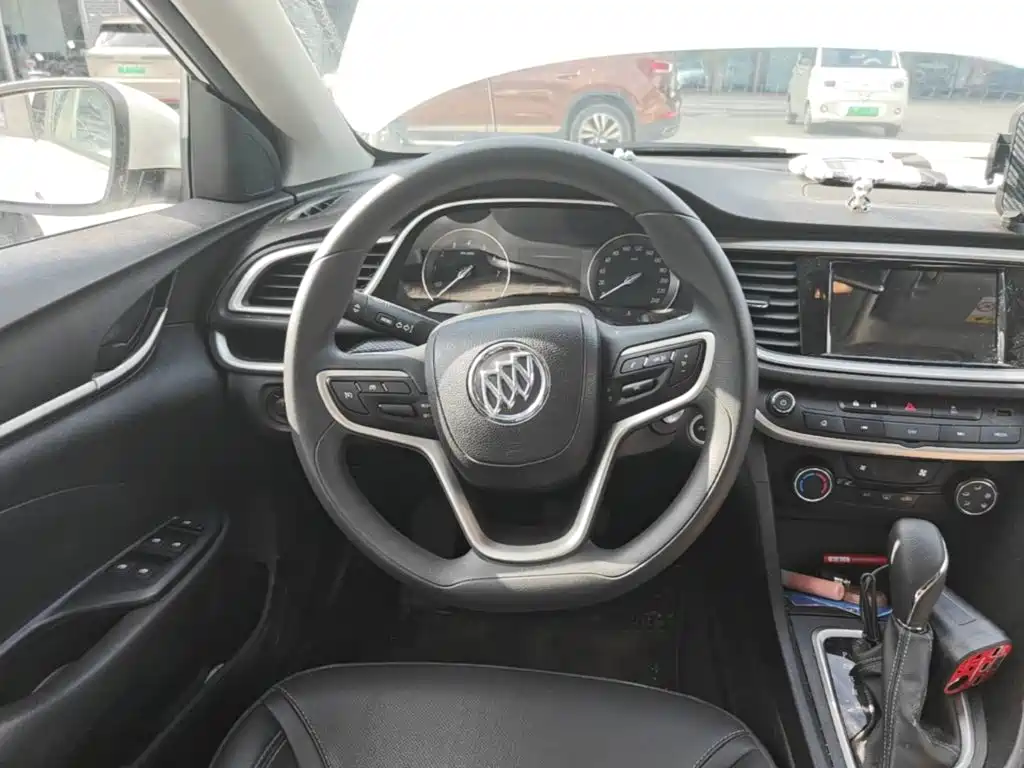 Buick Excelle 2022 — фото 11
