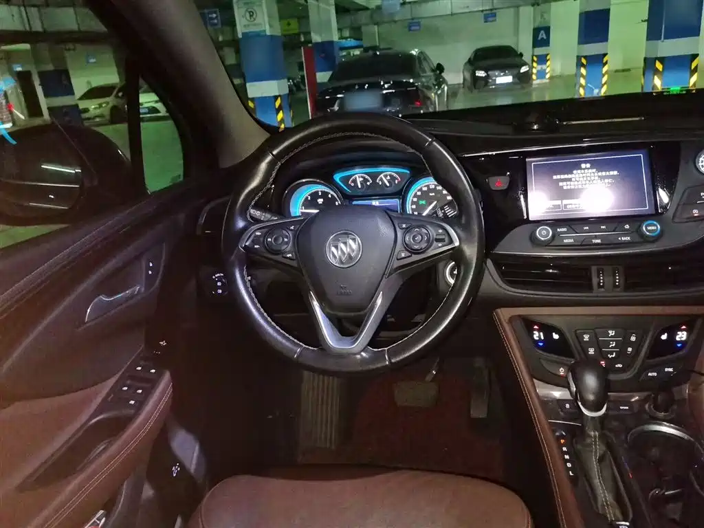 Buick Envision Plus 2017 — фото 11