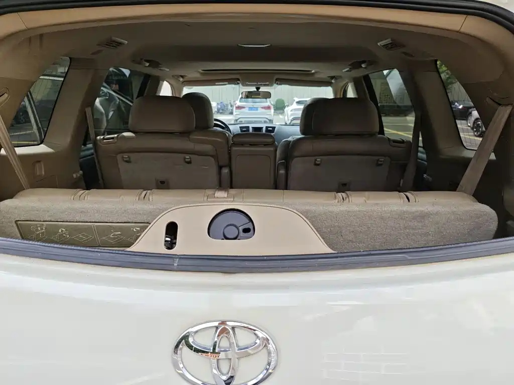 Toyota Highlander 2011 — фото 13