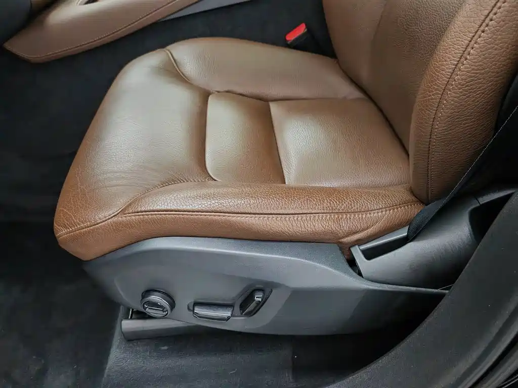 Volvo XC90 2021 — фото 20