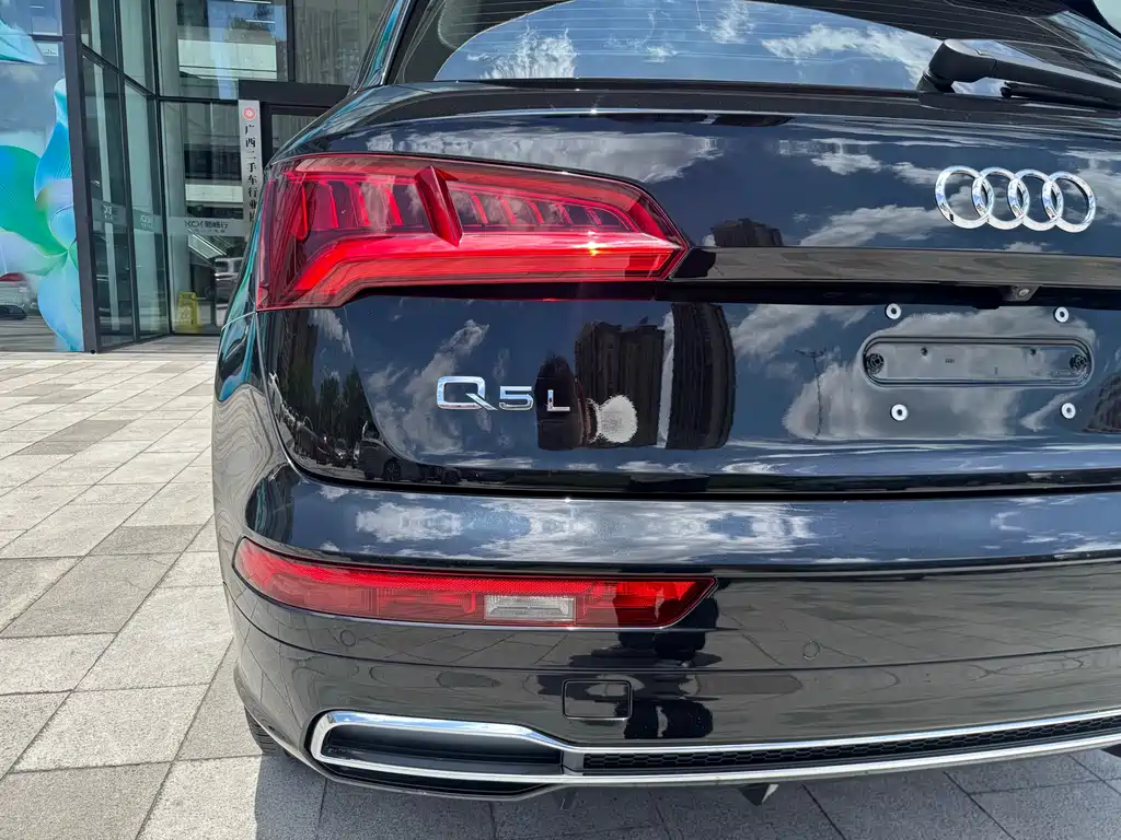 Audi Q5L 2019 — фото 26