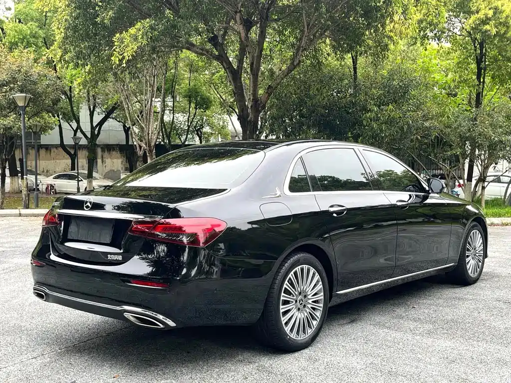 Mercedes-Benz E-Class 2023 — фото 8