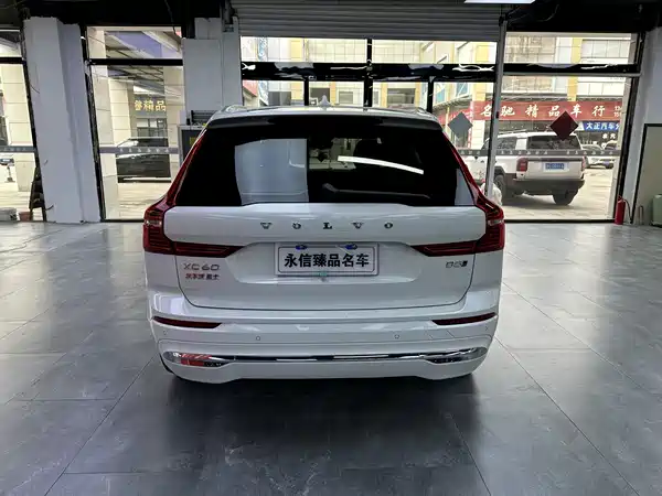 Volvo XC60 2022