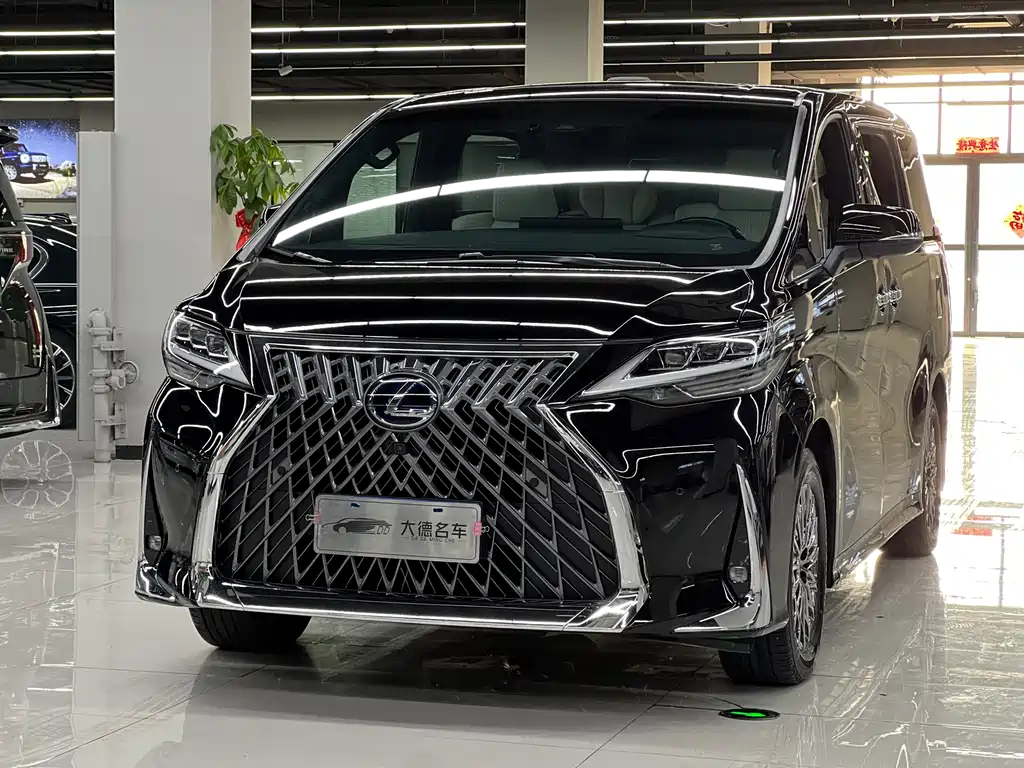 Lexus LM 2021 — фото 1