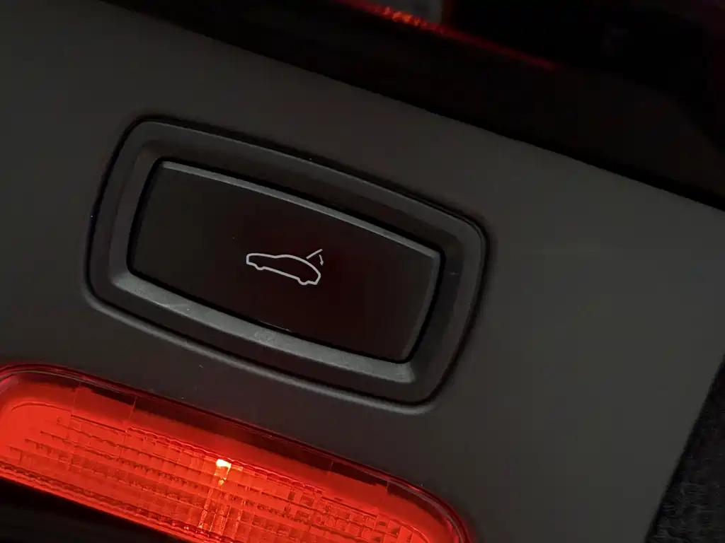 Porsche Cayenne 2017 — фото 18